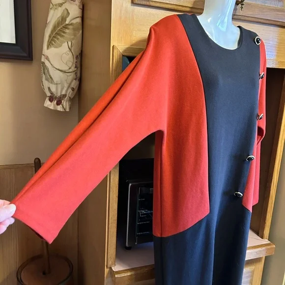 Women’s Vintage Color Block Black Burnt Orange JRT Button Detail below the knee - Picture 3 of 9